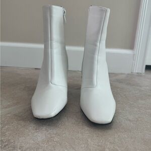 Elegant White Ankle Boots Size 8 and 3 1/2” heel